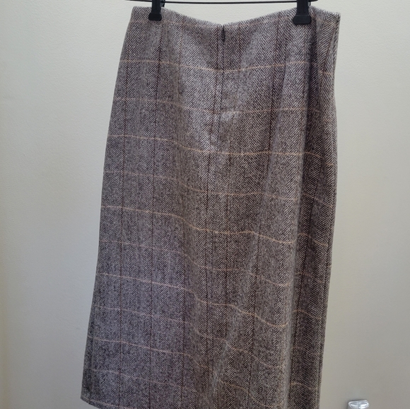 Wool Jacket and Skirt Set - Picture 3 of 10